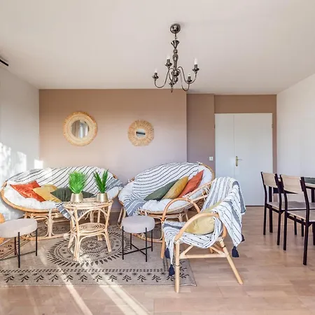 Apartment Luxe Flat For 7 - Fairytale Factory *