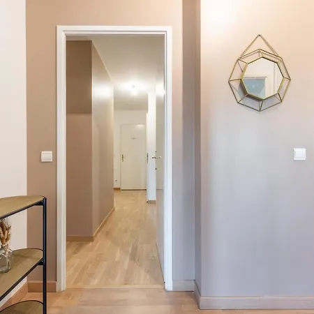 Apartment Luxe Flat For 7 - Fairytale Factory
