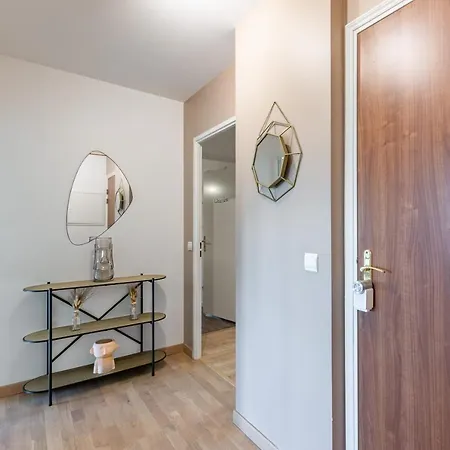 Apartment Luxe Flat For 7 - Fairytale Factory