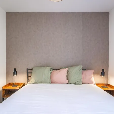 Luxe Flat For 7 - Fairytale Factory Apartamento *
